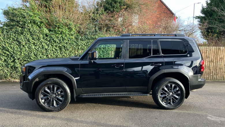 Toyota Land Cruiser 2.8 D-4D 204 Invincible 5dr Auto [7 Seat] Diesel Station Wagon